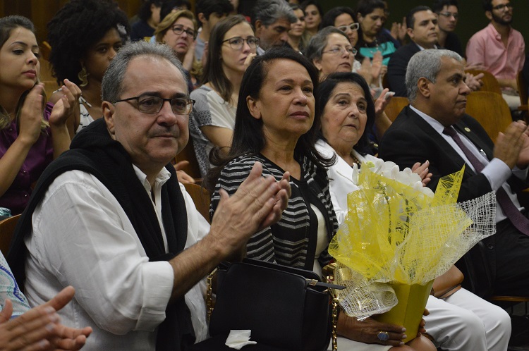 Pais e familiares acompanharam emocionados a cerimônia de homenagem